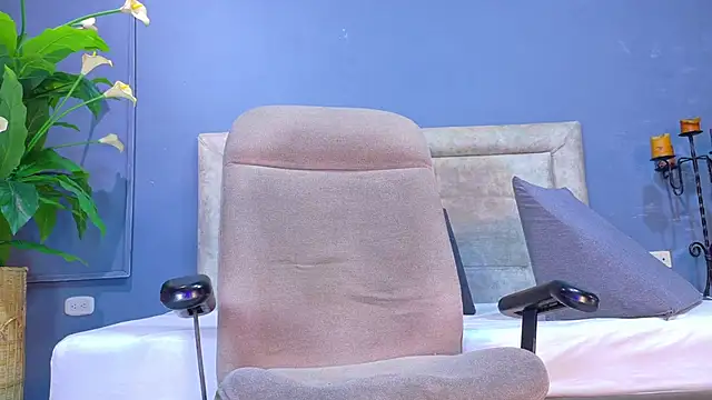 Iker bigdick online show from November 22, 2025, 7:35 pm