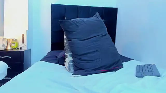 kathyajhonss online show from February 23, 2025, 2:40 am