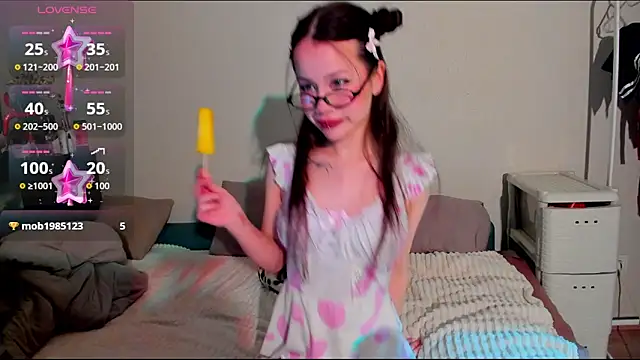 Anikka Liam online show from October 4, 2025, 12:19 am