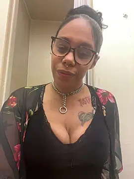 Princess Desirae online show from April 10, 2026, 4:50 am