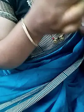 Snapshot of your-sameera chatting on May 1, 2026, 5:23 am your-sameera online show from May 1, 2026, 5:23 am