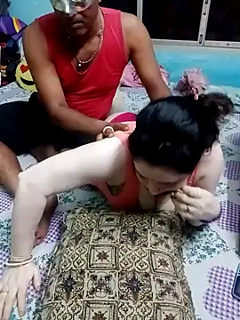 Snapshot of Raja_Ranii chatting on January 31, 2025, 5:21 pm Raja Ranii online show from January 31, 2025, 5:21 pm