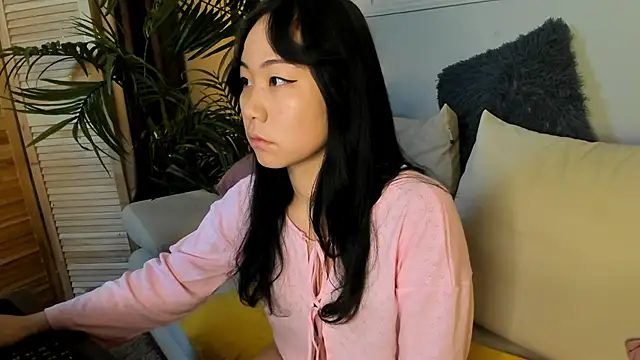 Inari Okami  online show from December 18, 2024, 5:15 am