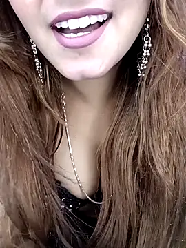 Snapshot of Diamond_queeen chatting on November 8, 2025, 7:56 pm Diamond queeen online show from November 8, 2025, 7:56 pm