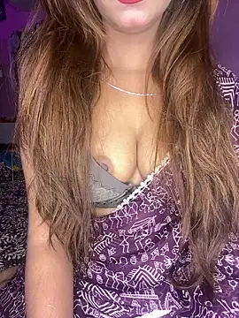 Diamond queeen online show from December 21, 2025, 9:33 pm