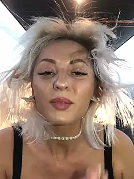 Diamond Bunny  online show from December 26, 2024, 6:54 pm