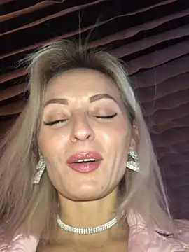 Diamond Bunny  online show from January 29, 2025, 5:24 pm