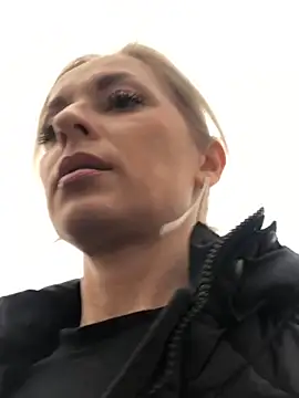 Diamond Bunny  online show from February 4, 2025, 2:32 pm