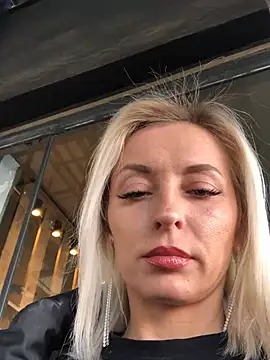 Diamond Bunny  online show from February 7, 2025, 1:01 pm