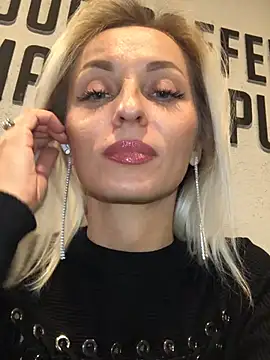 Diamond Bunny  online show from February 25, 2025, 4:00 pm