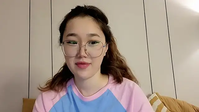 Jennatyan online show from June 30, 2026, 2:56 am