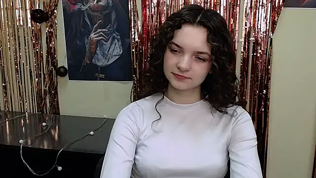  SusieSu  online show from March 5, 2025, 1:28 pm