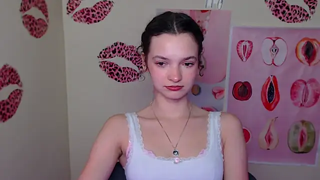  SusieSu  online show from December 16, 2025, 1:27 pm