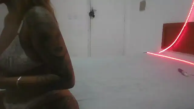 Snapshot of Gabrielleof chatting on December 19, 2024, 10:00 pm Gabrielleof online show from December 19, 2024, 10:00 pm