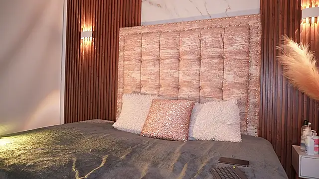 Tiffany sander online show from November 21, 2025, 4:11 am