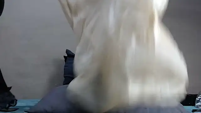 BustyMelonssXXXX online show from April 16, 2026, 7:47 pm