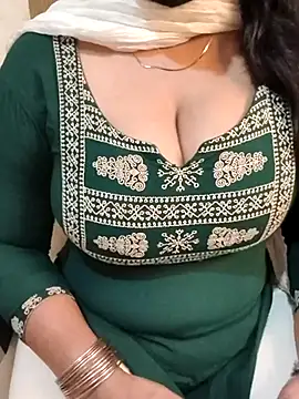 Snapshot of Anamika_Kapoor chatting on September 20, 2025, 1:39 am Anamika Kapoor online show from September 20, 2025, 1:39 am