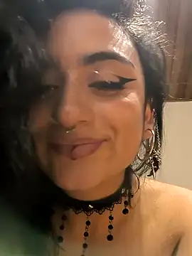 Snapshot of Lila_Desiree chatting on December 17, 2024, 4:23 am Lila Desiree online show from December 17, 2024, 4:23 am
