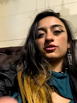 Snapshot of Lila_Desiree chatting on December 27, 2024, 2:14 am Lila Desiree online show from December 27, 2024, 2:14 am
