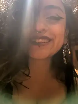 Snapshot of Lila_Desiree chatting on December 30, 2024, 4:31 am Lila Desiree online show from December 30, 2024, 4:31 am