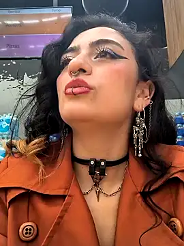 Snapshot of Lila_Desiree chatting on December 31, 2024, 6:35 pm Lila Desiree online show from December 31, 2024, 6:35 pm