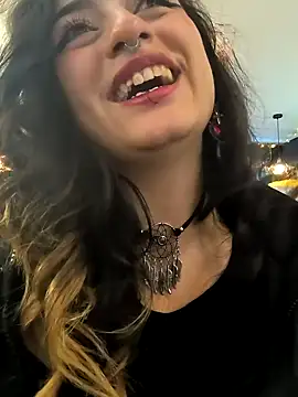 Snapshot of Lila_Desiree chatting on February 1, 2025, 2:05 am Lila Desiree online show from February 1, 2025, 2:05 am