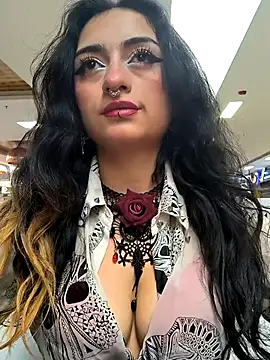 Snapshot of Lila_Desiree chatting on February 21, 2025, 5:31 pm Lila Desiree online show from February 21, 2025, 5:31 pm