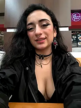 Snapshot of Lila_Desiree chatting on September 27, 2025, 4:45 pm Lila Desiree online show from September 27, 2025, 4:45 pm