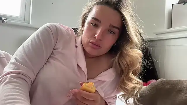 maisiesmithx online show from May 11, 2026, 10:54 am