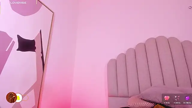 Nikki Angel  online show from February 22, 2026, 6:50 pm