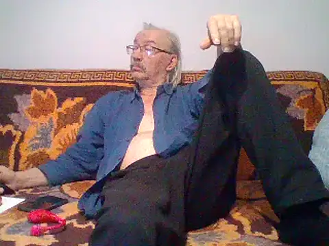 Snapshot of loverboyxxx69 chatting on February 19, 2025, 12:14 am loverboyxxx69 online show from February 19, 2025, 12:14 am