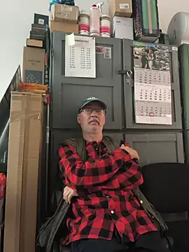 loverboyxxx69 online show from March 6, 2026, 10:45 am