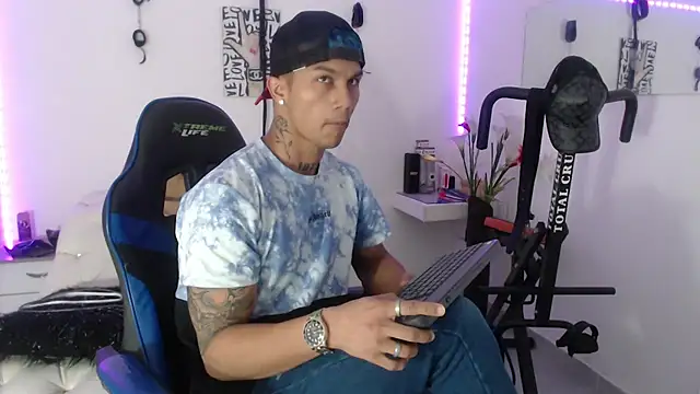 Leonard Price online show from February 25, 2025, 1:52 am