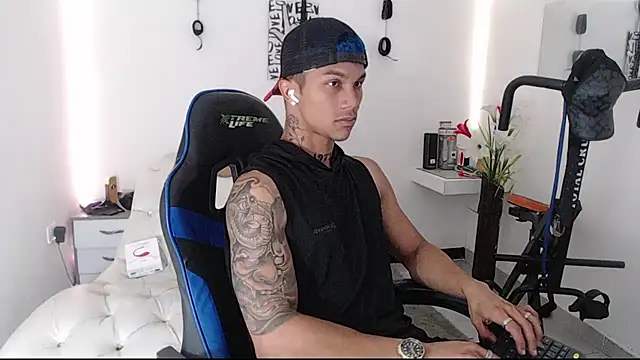 Leonard Price online show from March 6, 2025, 3:56 pm