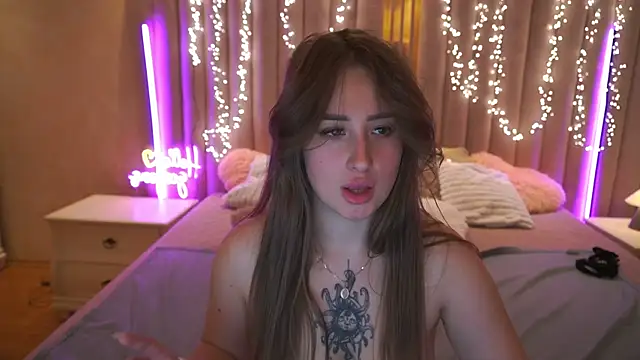 GentleAdellee online show from December 13, 2025, 7:53 pm