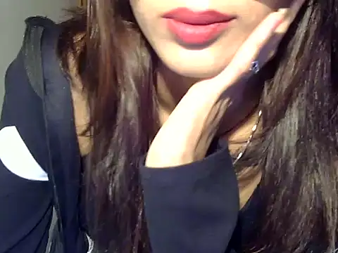 MAAYRA 09 online show from November 1, 2025, 1:13 pm