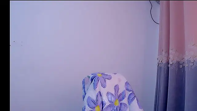 Little-sweet online show from November 20, 2025, 1:28 am