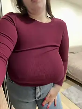 Snapshot of Your_Hot_Sister01 chatting on January 18, 2025, 2:12 pm Your Hot Sister01 online show from January 18, 2025, 2:12 pm