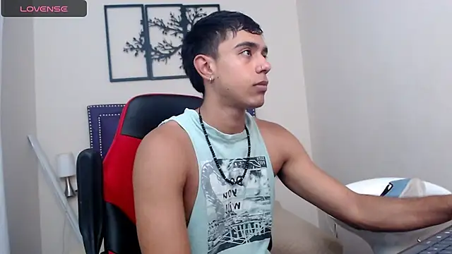 karlgiles  online show from December 1, 2024, 7:47 pm