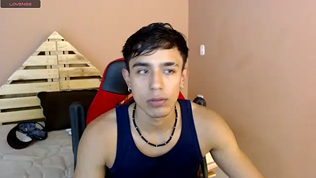 karlgiles  online show from February 21, 2025, 6:15 pm