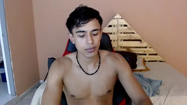 karlgiles  online show from February 22, 2025, 6:41 pm