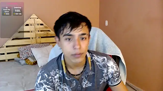 karlgiles  online show from March 13, 2025, 5:50 pm