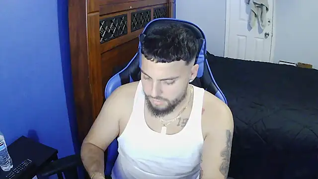 Snapshot of MasterKvn chatting on February 25, 2025, 4:24 am MasterKvn online show from February 25, 2025, 4:24 am