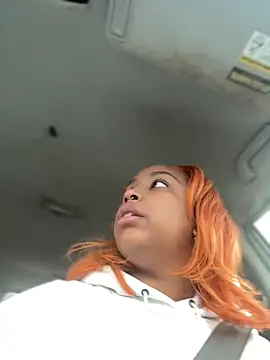 Snapshot of Jayhoney25 chatting on October 27, 2025, 4:00 pm Jayhoney25 online show from October 27, 2025, 4:00 pm