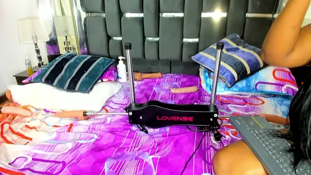 Snapshot of Duo_ebony chatting on January 17, 2025, 4:04 pm Duo ebony online show from January 17, 2025, 4:04 pm