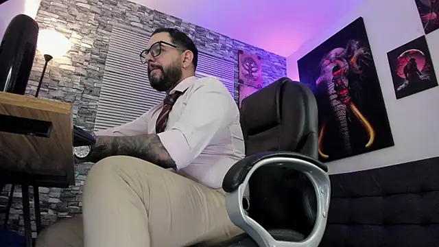 Snapshot of Ethan_Castellano chatting on June 3, 2026, 11:10 pm Ethan Castellano online show from June 3, 2026, 11:10 pm