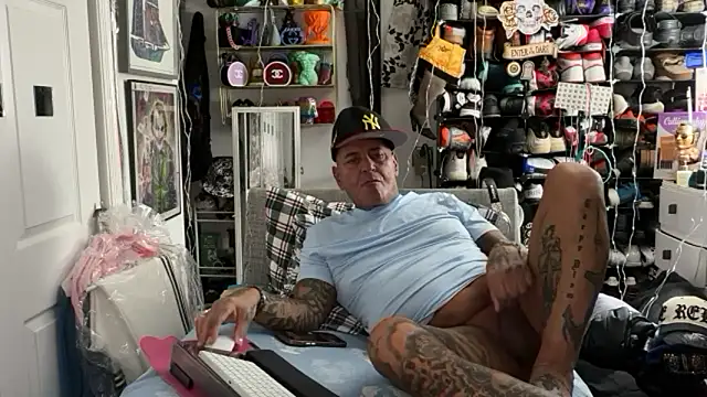 joeytatts66 online show from March 7, 2026, 5:04 am