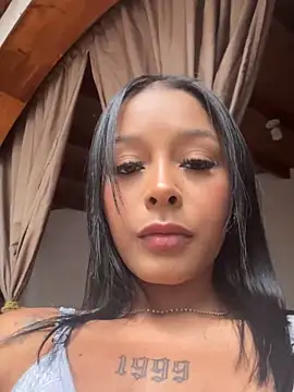 Snapshot of natali_henao chatting on November 12, 2025, 8:41 pm natali henao online show from November 12, 2025, 8:41 pm