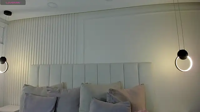 Snapshot of natali_henao chatting on November 19, 2025, 10:10 pm natali henao online show from November 19, 2025, 10:10 pm