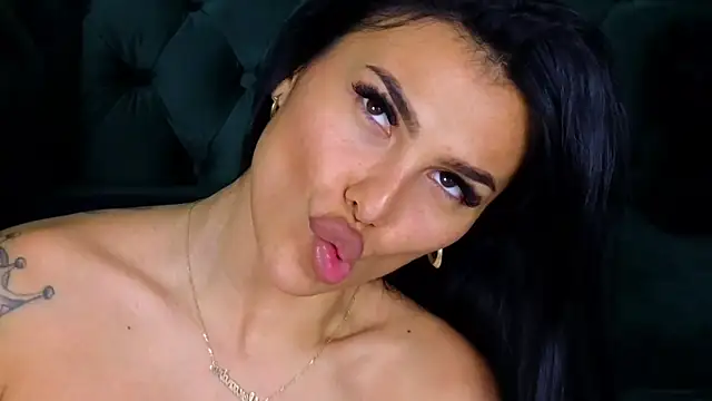 Snapshot of firesbomb777 chatting on December 22, 2024, 10:04 pm firesbomb777 online show from December 22, 2024, 10:04 pm